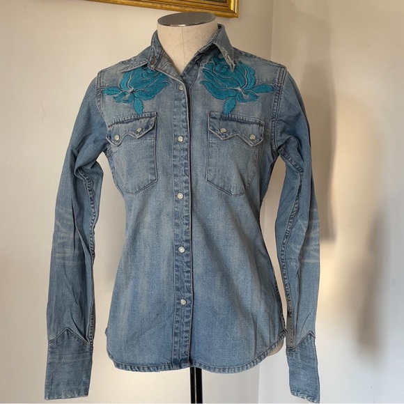 Vintage Western Denim Blue Floral Embroidered Denim Shirt - Cowgirl Chic! 🌸🤠 - Picture 12 of 16